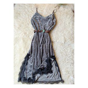 Vintage Green Velvet Dress with Black Lace